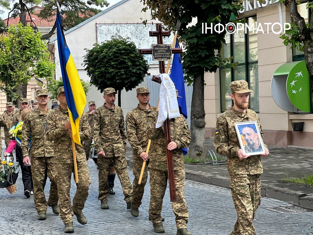 Коломия провела в останню дорогу полеглого воїна Максима Красуцького 9