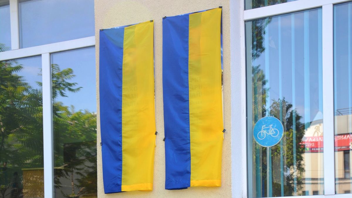 Пам'ятні дошки Козакову Роману та Марківу Андрію відкрили на стінах ліцею у Надвірній 2