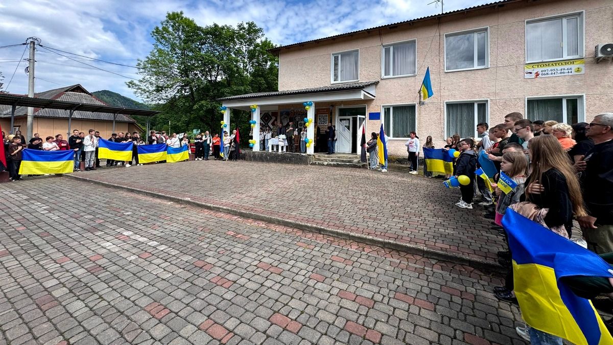 Яворів зустрів звільненого з російського полону військовослужбовця Івана Мицканюка 6