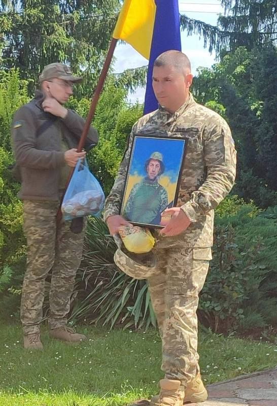 На Коломийщині попрощалися із воїном Василем Кушмелюком 1