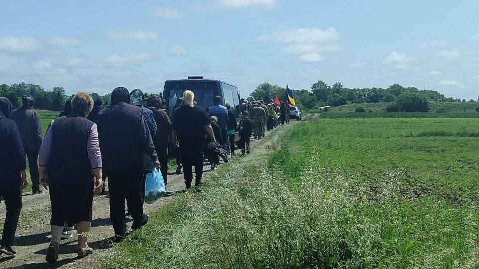 На Коломийщині попрощалися із воїном Василем Кушмелюком 4