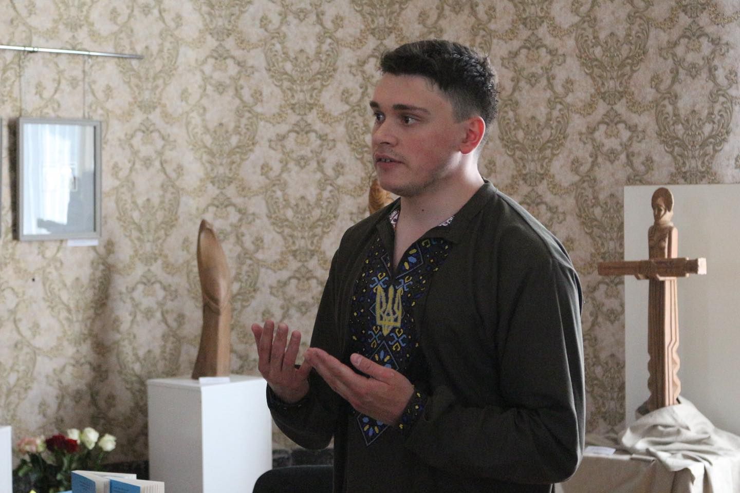 Коломиянин Ілля Криворучко презентував про репресовану сімʼю упівців 1