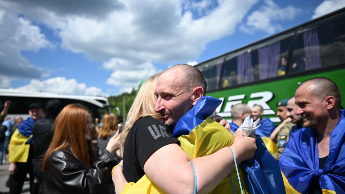 Під час 75-го обміну додому повернулися четверо захисників з Прикарпаття 4