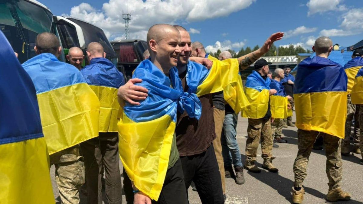 Під час 75-го обміну додому повернулися четверо захисників з Прикарпаття 5