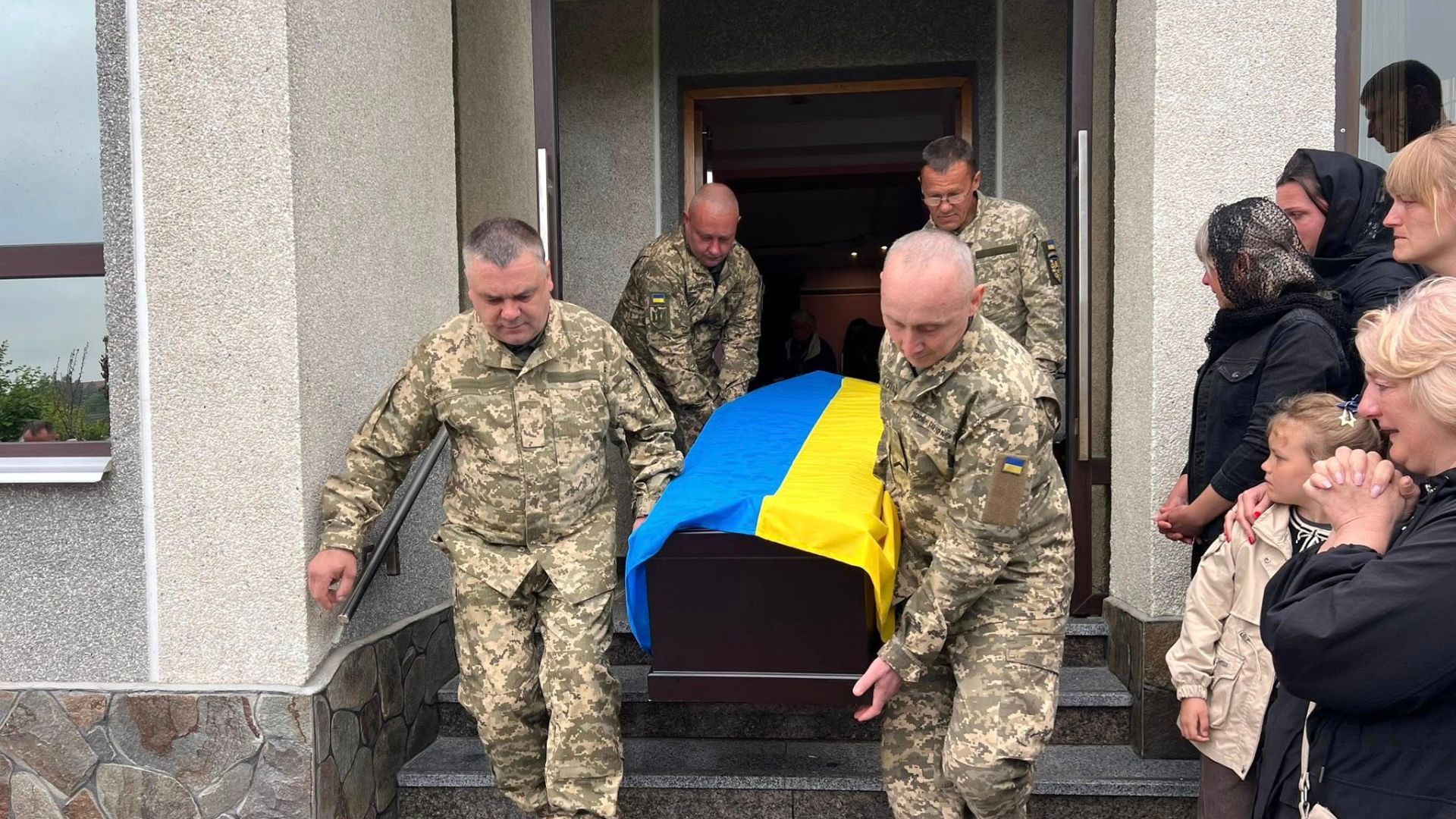 Прощання із загиблим захисником Юрієм Котелком