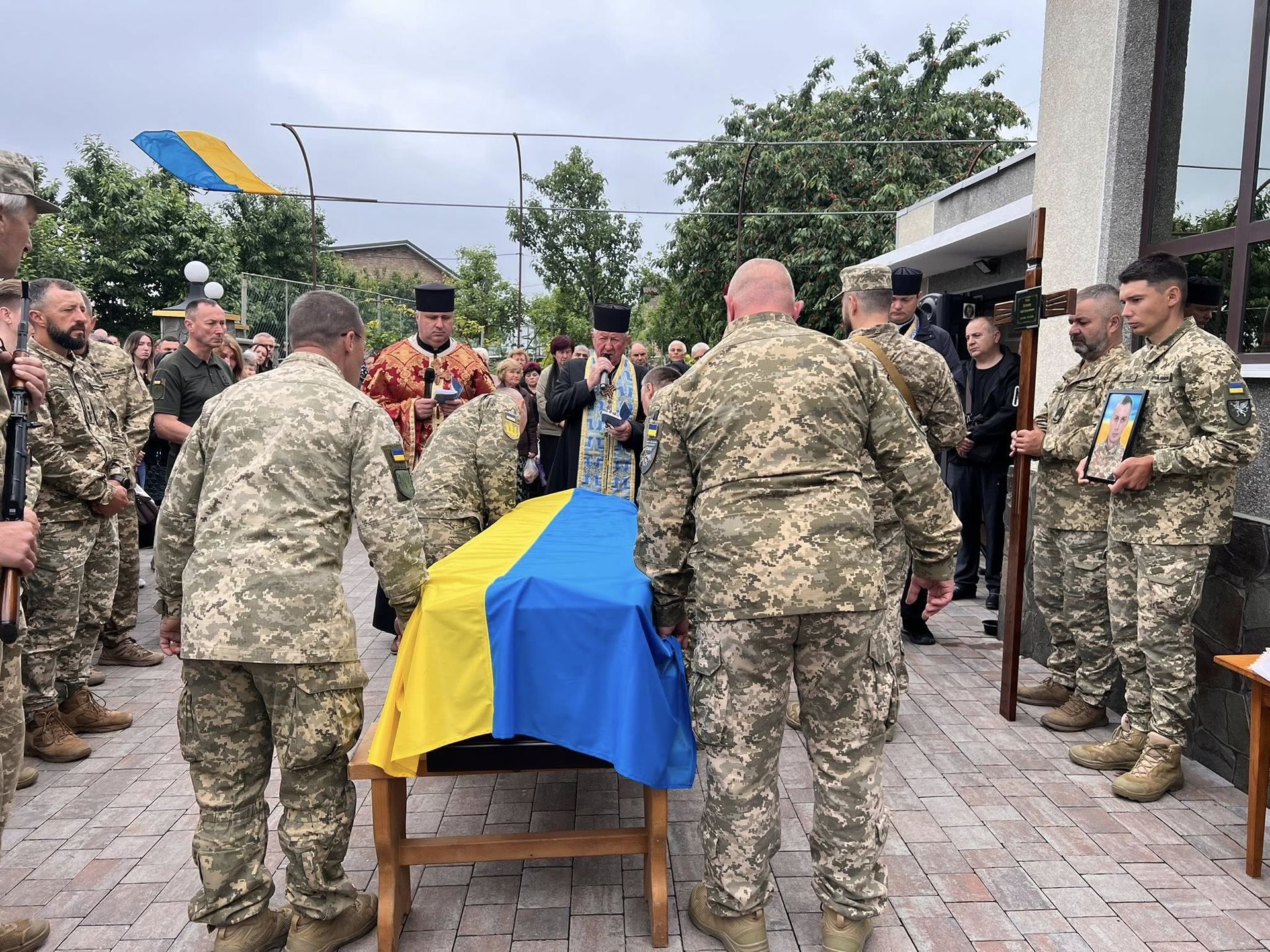 На Коломийщині попрощались із полеглим Героєм Юрієм Котелком 11