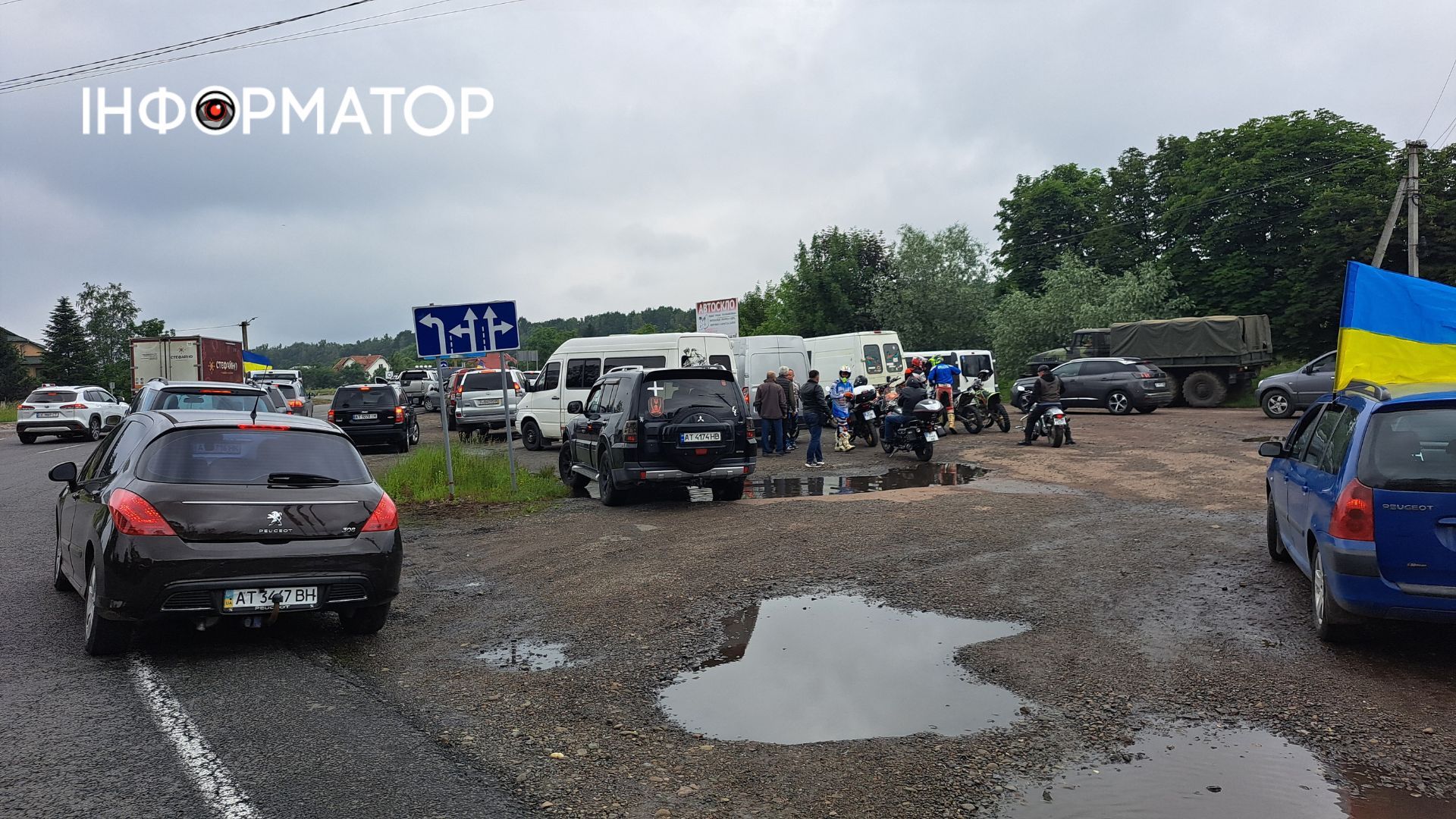 У Коломиї "на щиті" зустріли загиблого Героя Максима Попелюка 1