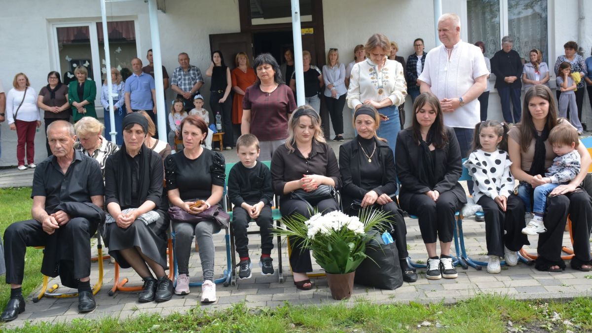 У Верхньому Майдані відкрили меморіальну дошку Мирославу Гутину 2
