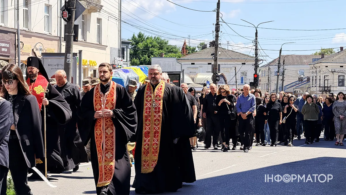 Назавжди 26... Коломия провела в останню дорогу Максима Попелюка 17