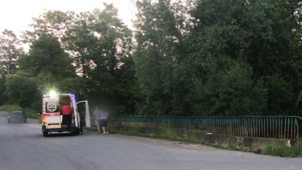 Нетверезий мотоцикліст у Яблонові врізався у міст: постраждала 21-річна пасажирка 1
