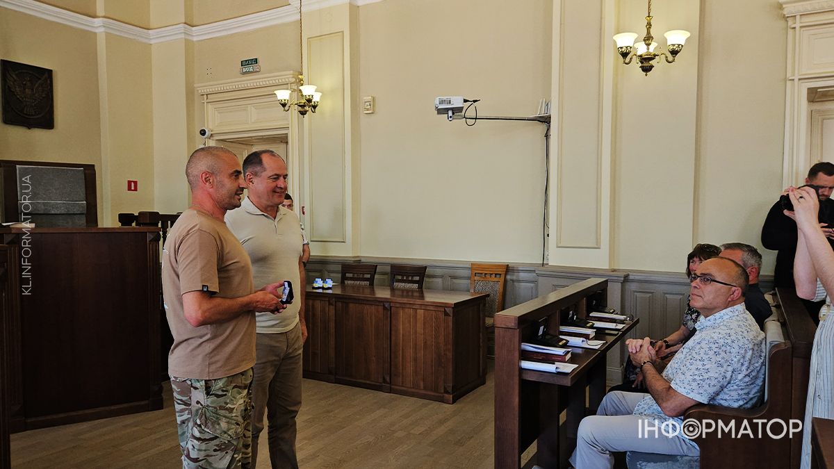 Під час засідання виконкому у Коломиї вручали нагороди 9