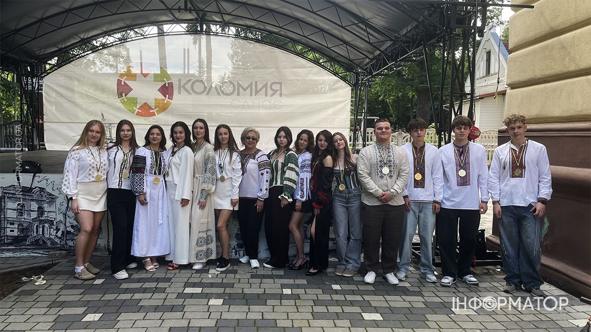 Плай успіху: у Коломиї відзначили найкращих учнів та випускників громади 22