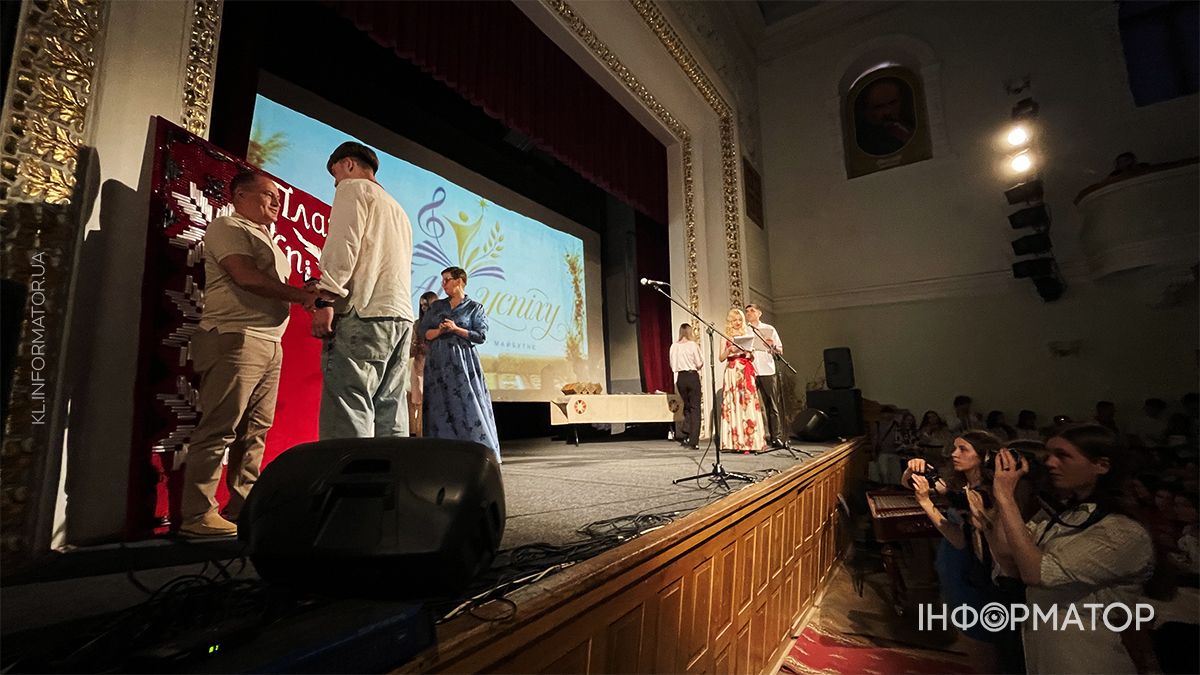 Плай успіху: у Коломиї відзначили найкращих учнів та випускників громади 18