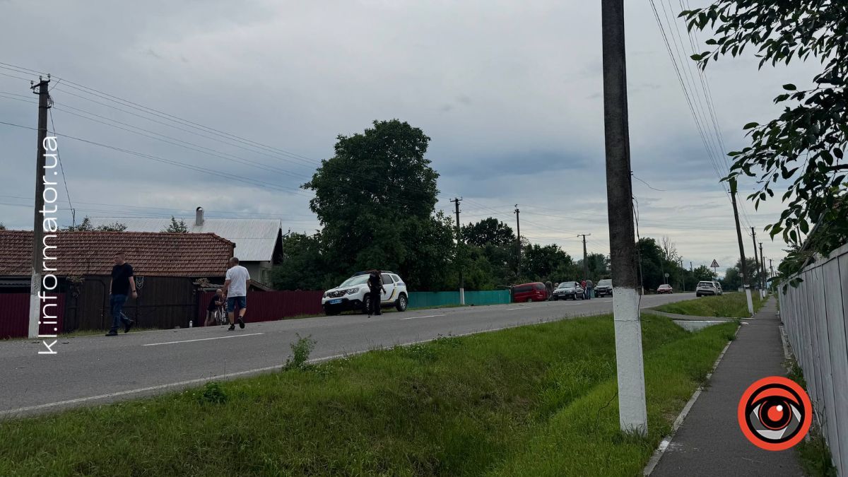 У селі Ценява сталася ДТП за участю рейсового автобуса та мікроавтобуса 1