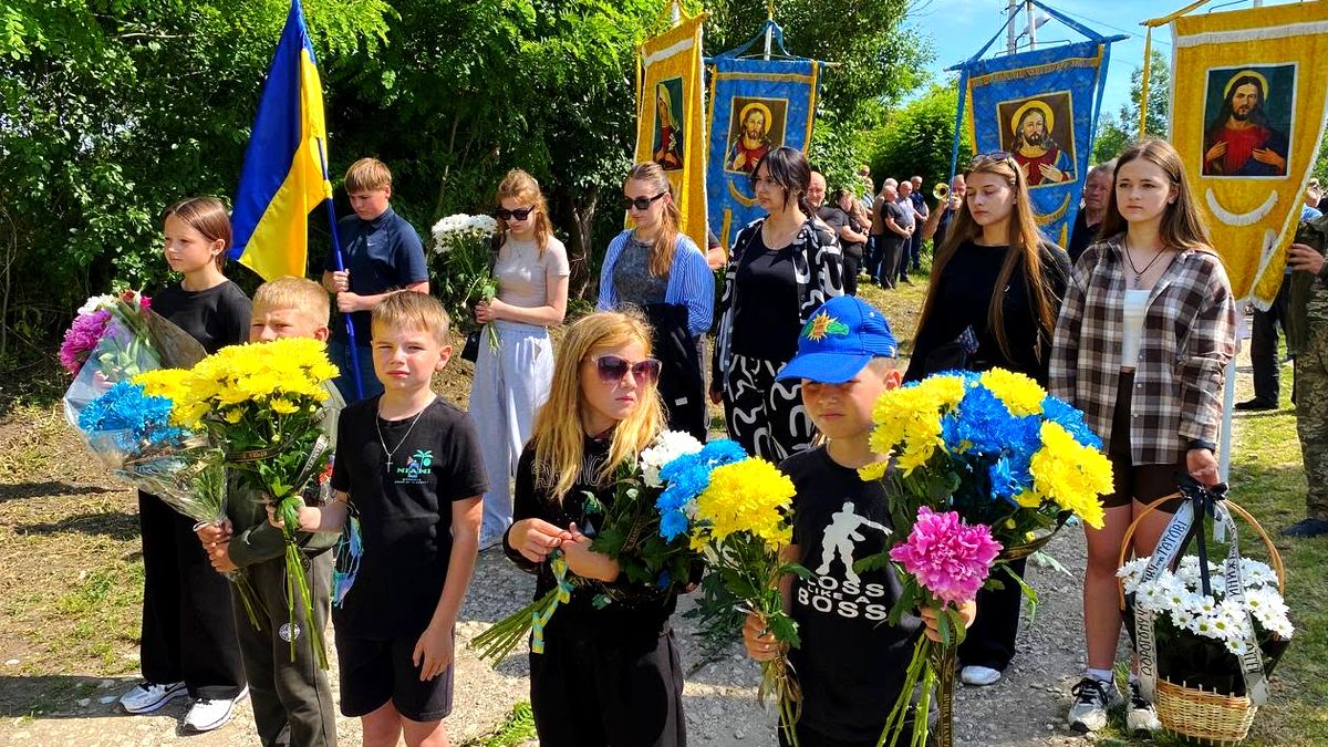 В останню путь на Городенківщині провели ветерана Анатолія Суського 1