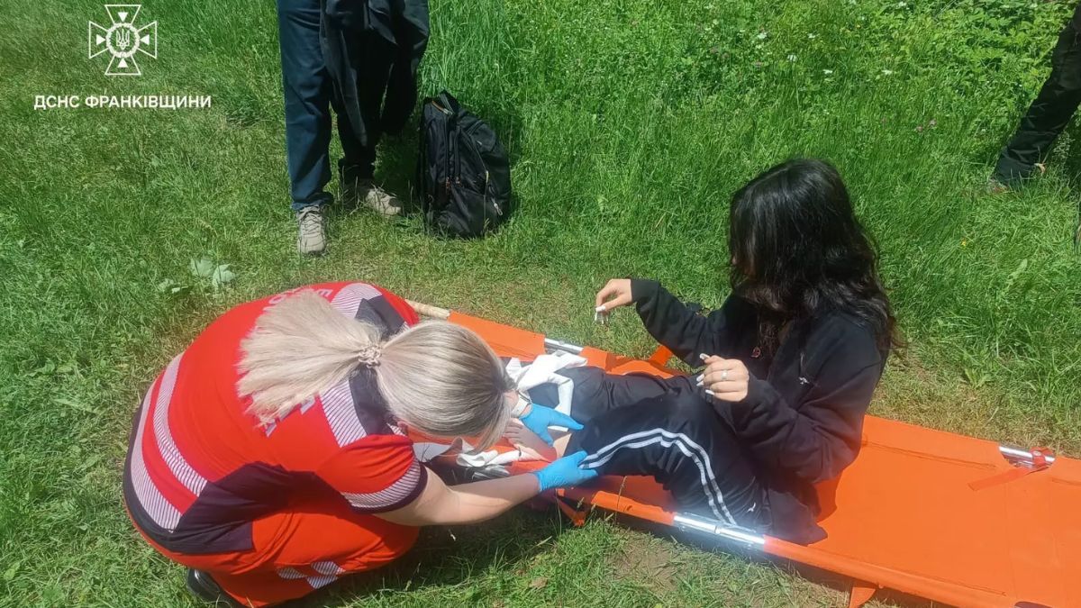 На Прикарпатті гірські рятувальники двічі вирушали на допомогу туристам 1