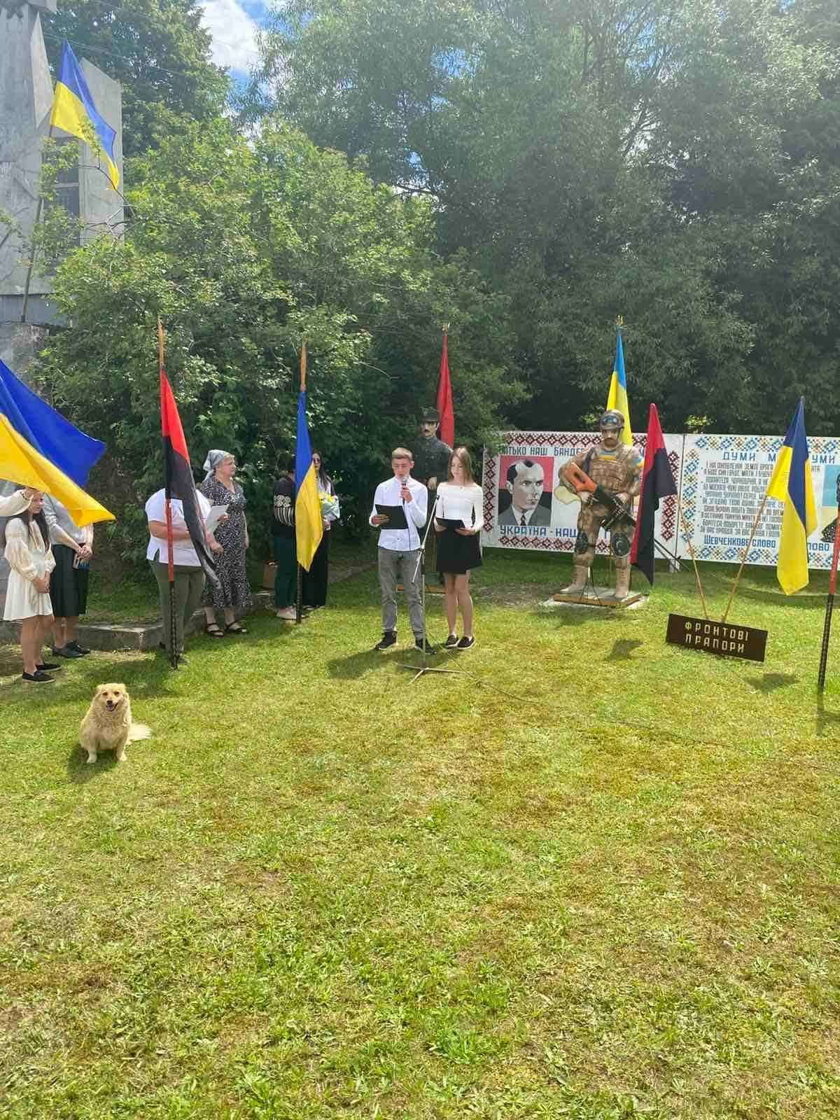 У Печеніжинській громаді освятили пам’ятні скульптури захисникам України 2