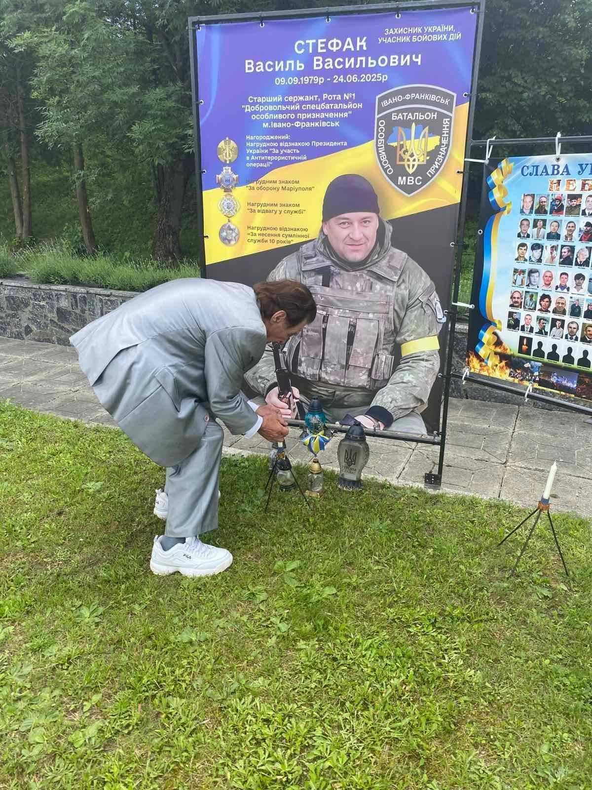У Печеніжинській громаді освятили пам’ятні скульптури захисникам України 3