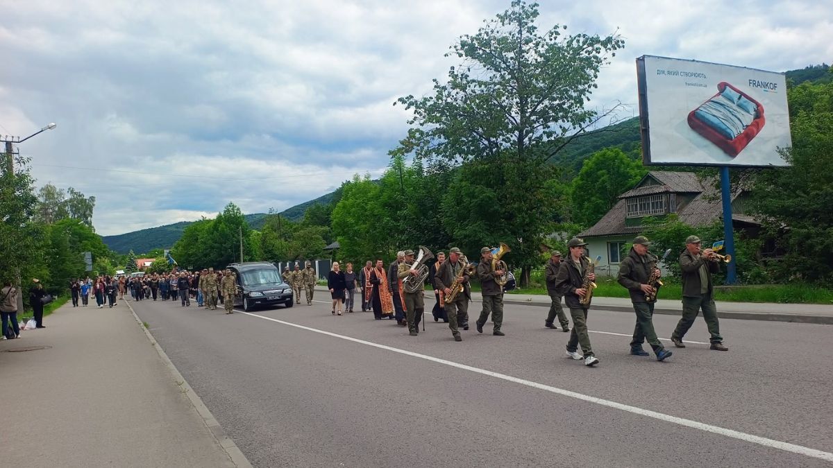 Яремче попрощалися із захисником Михайлом Микитюком 4