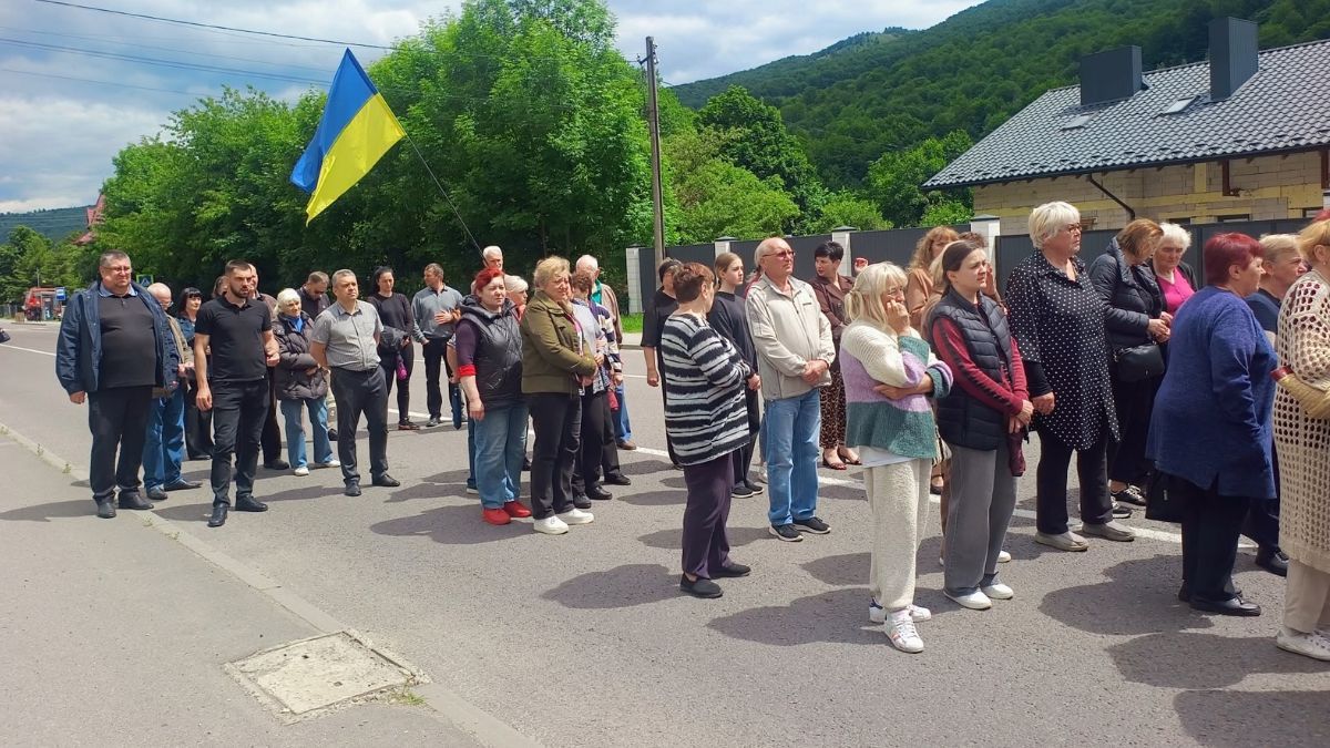 Яремче попрощалися із захисником Михайлом Микитюком 3