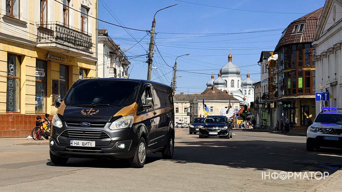 До Коломиї на вічний спочинок повернувся Олег Свєташов 1