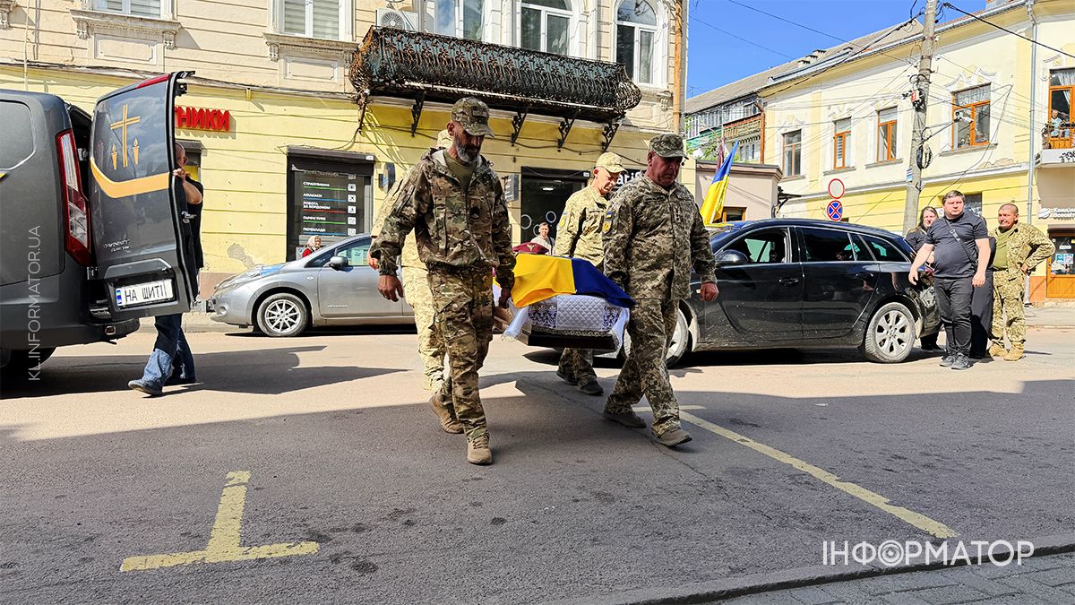 До Коломиї на вічний спочинок повернувся Олег Свєташов 2