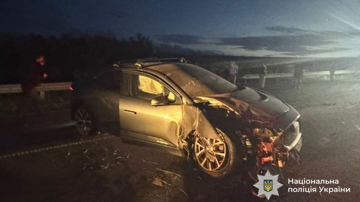 На Прикарпатті Jaguar врізався у гужовий віз: загинув 61-річний чоловік