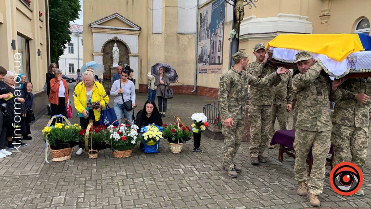 У Коломиї попрощалися із захисником Олегом Свєташовим 5