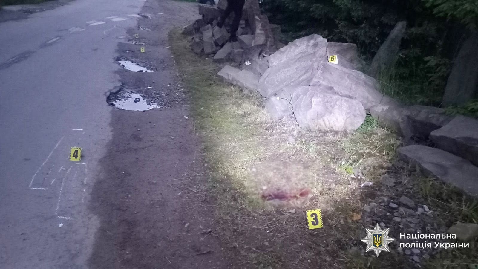 ММісце ДТП у селі Микуличин. Фото: поліція Івано-Франківської області ММісце ДТП у селі Микуличин. Фото: поліція Івано-Франківської області