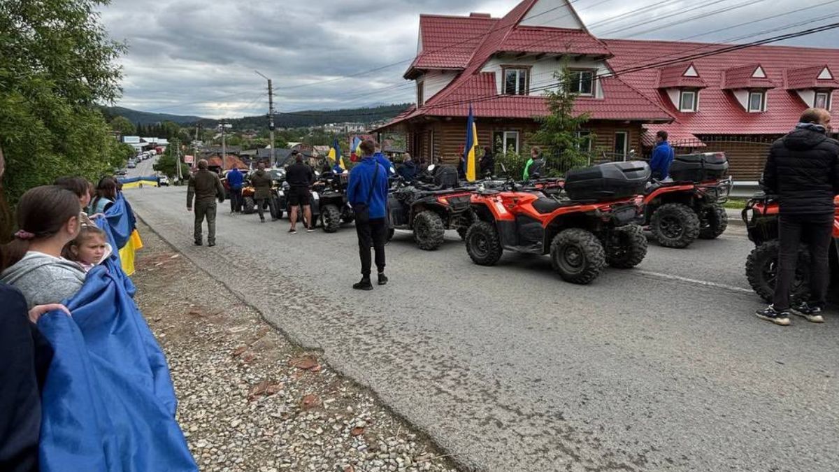 У Ворохті на "щиті" зустріли загиблого Героя Нестора Лепейка 4