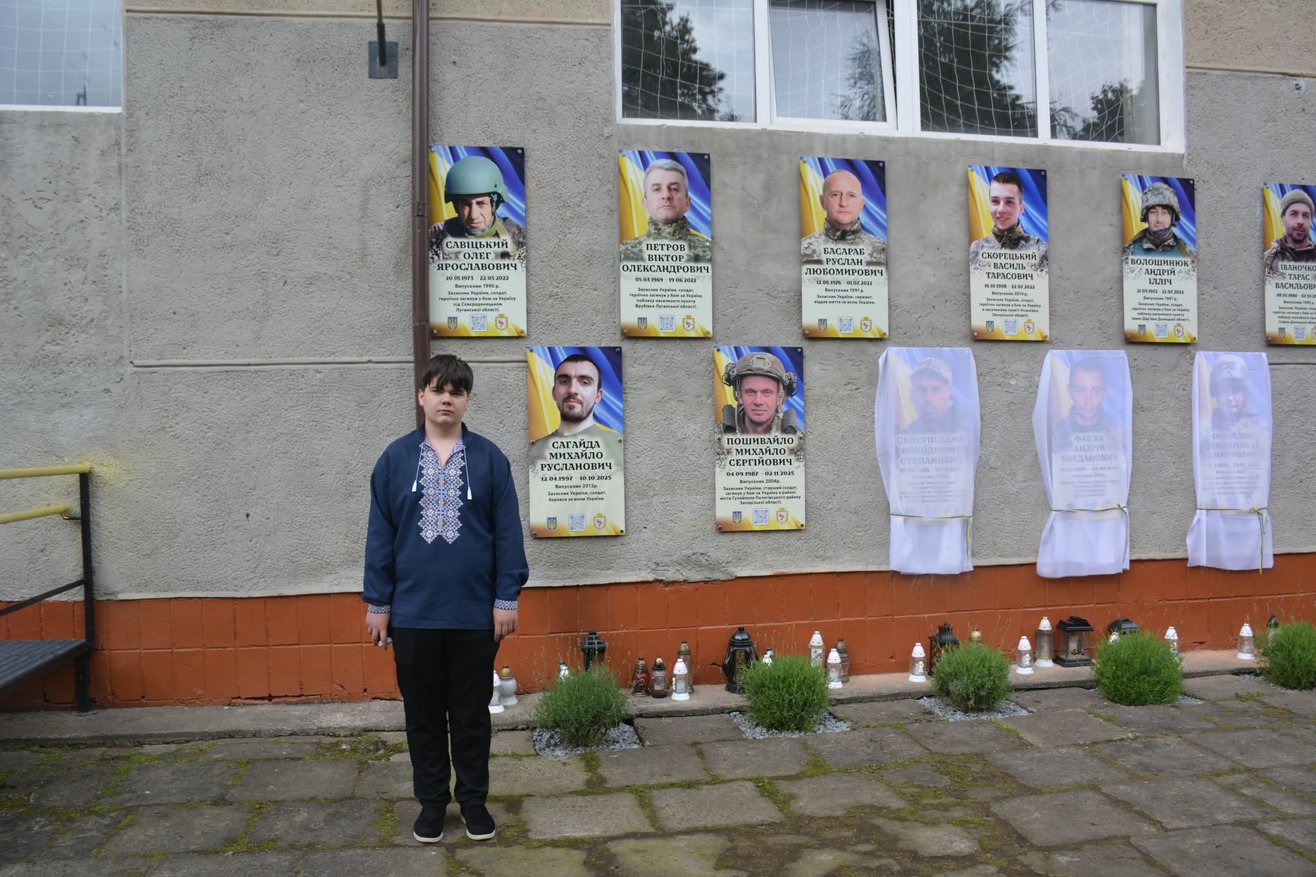 У Надвірній відкрили меморіальні дошки трьом полеглим Героям 16