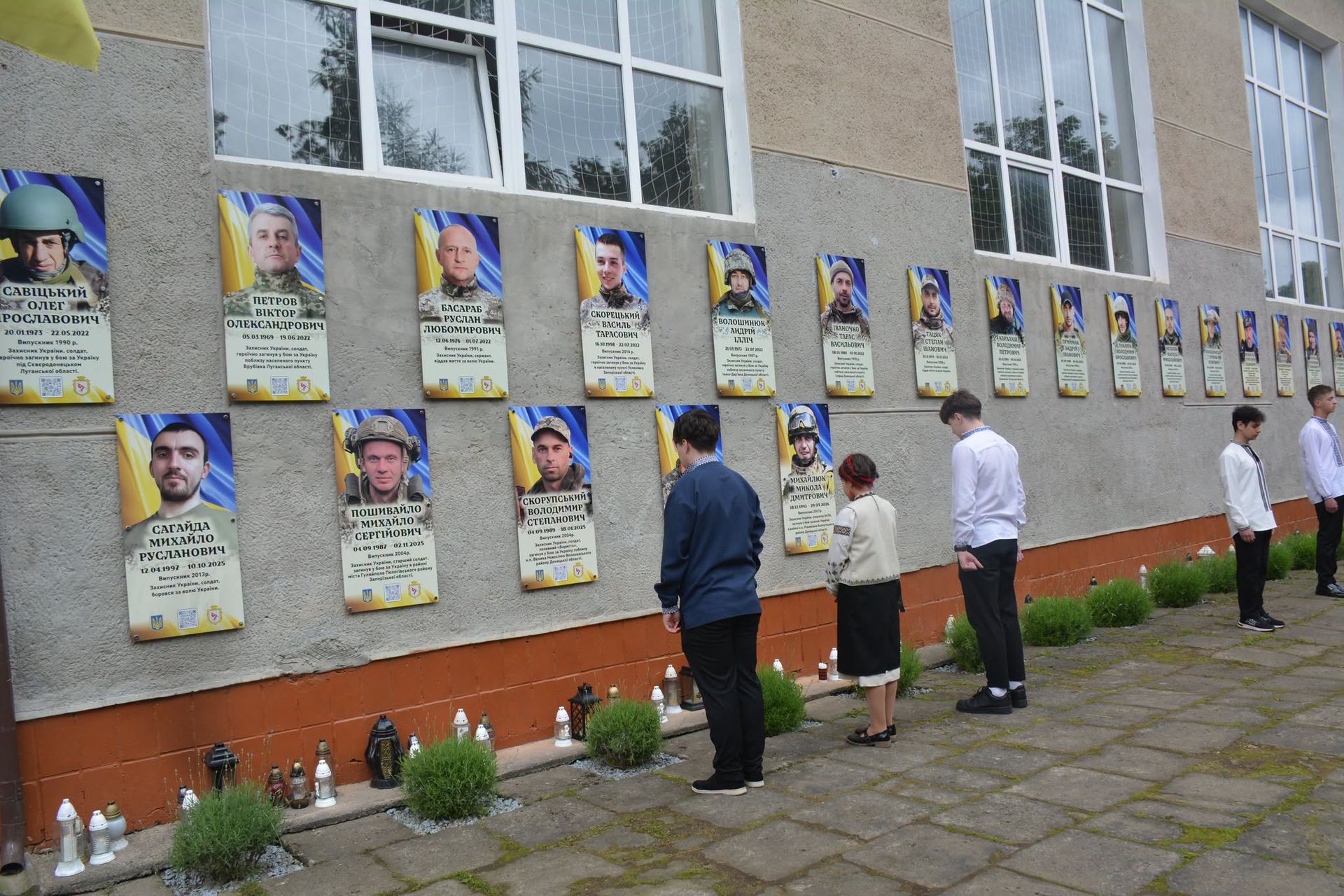 У Надвірній відкрили меморіальні дошки трьом полеглим Героям 19