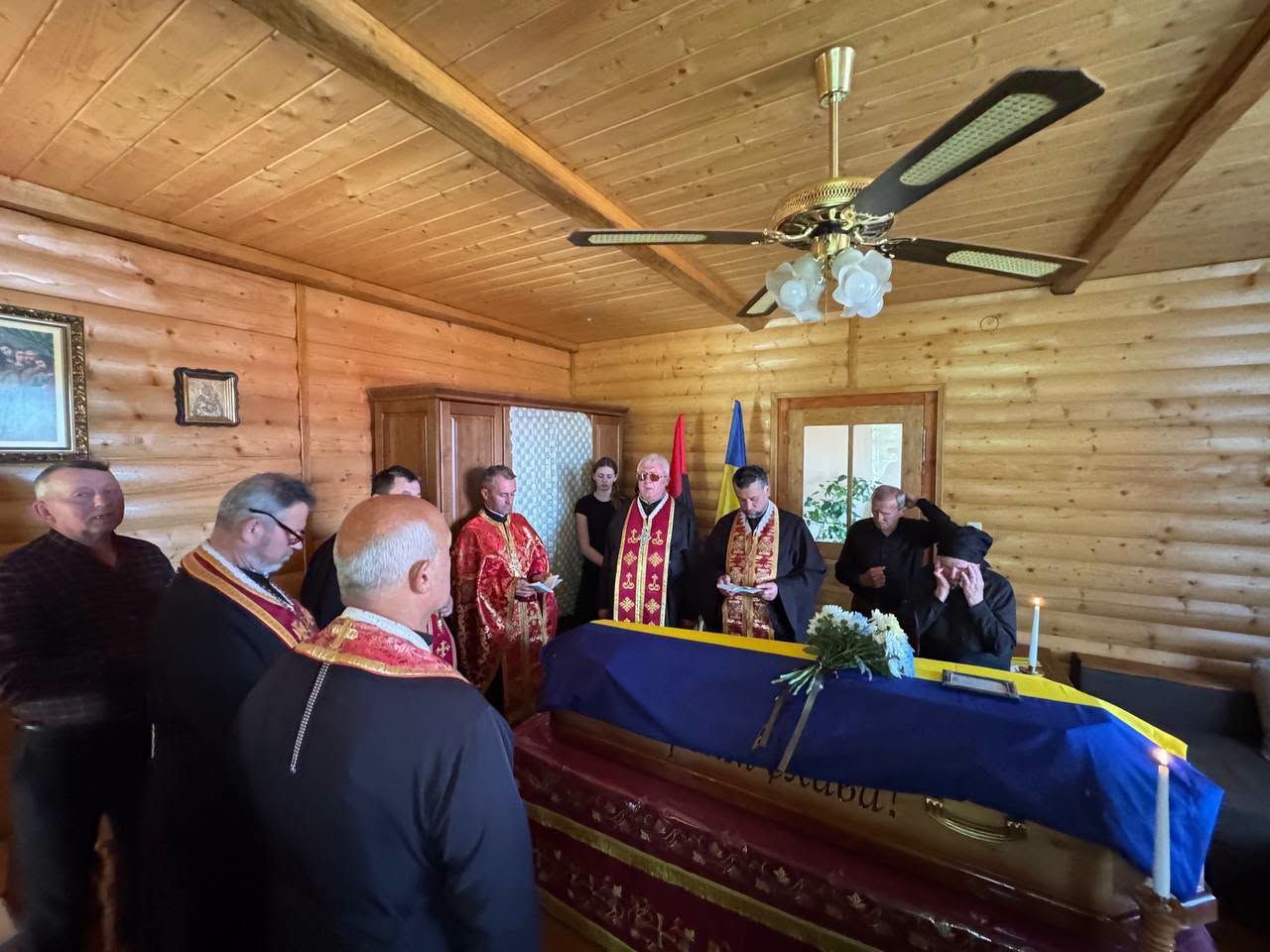 На Коломийщині зустріли скорботний кортеж полеглого захисника Віктора Левенчука 19