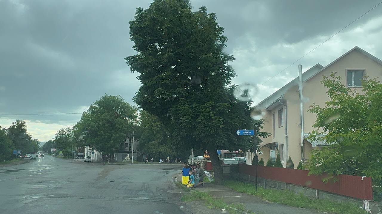 На Коломийщині зустріли скорботний кортеж полеглого захисника Віктора Левенчука 2