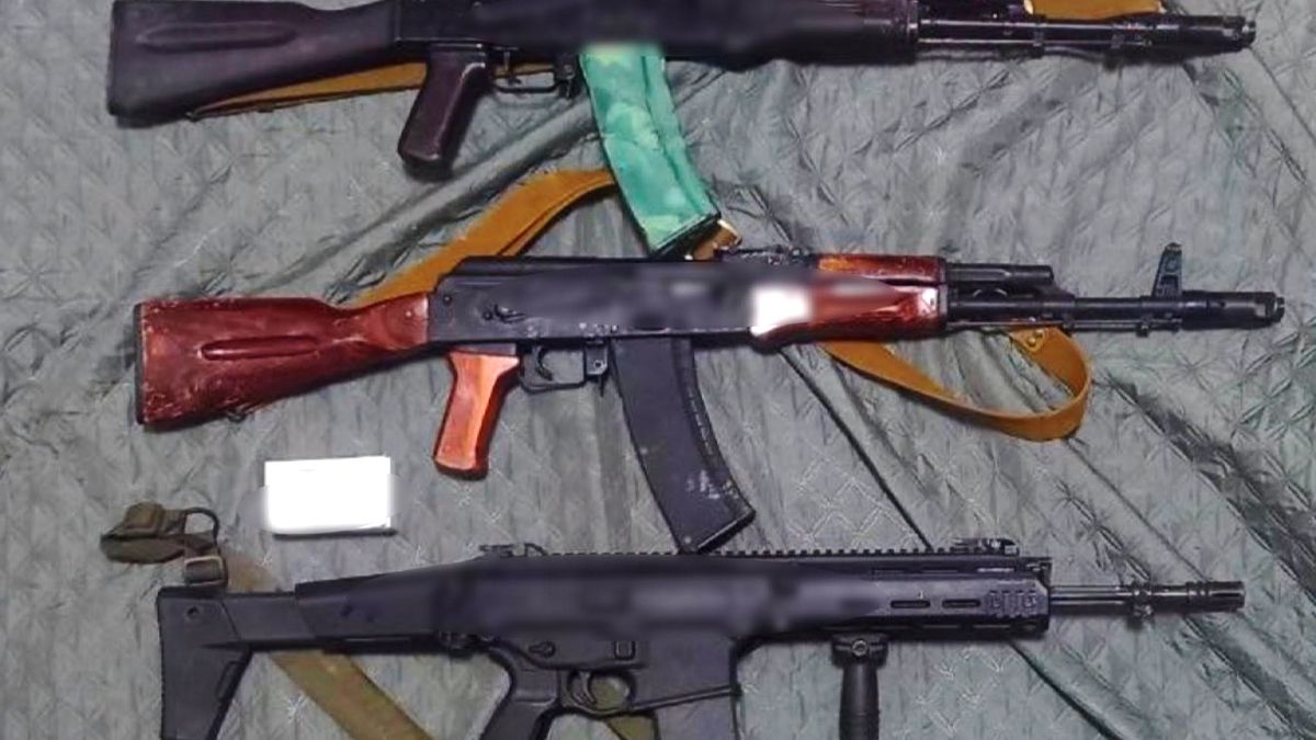 Автомати, гвинтівки та сотні набоїв: на Надвірнянщині викрили канал незаконного продажу зброї 3