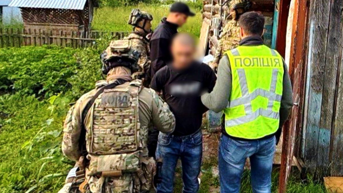 Автомати, гвинтівки та сотні набоїв: на Надвірнянщині викрили канал незаконного продажу зброї 1