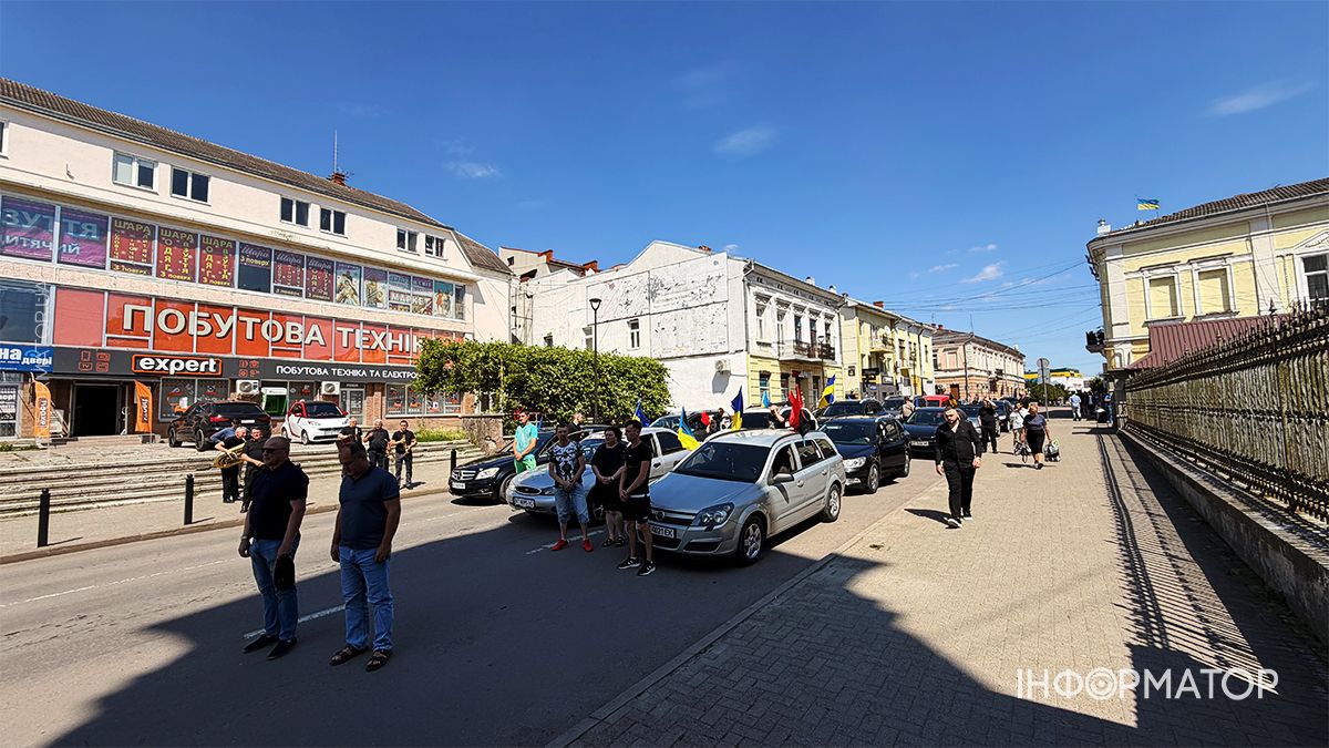 Коломийська громада зустріла полеглого Героя Василя Грицюка 9