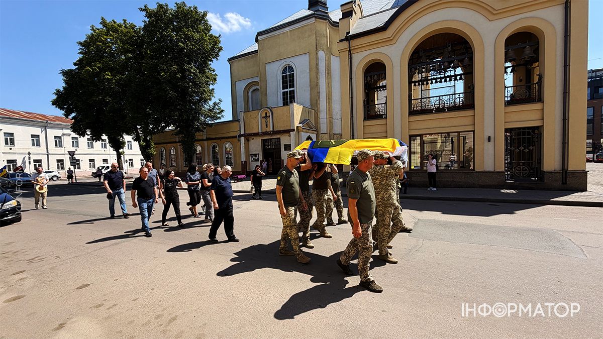 Коломийська громада зустріла полеглого Героя Василя Грицюка 3