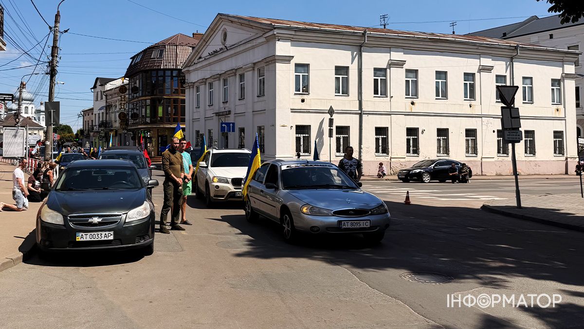 Коломийська громада зустріла полеглого Героя Василя Грицюка 13