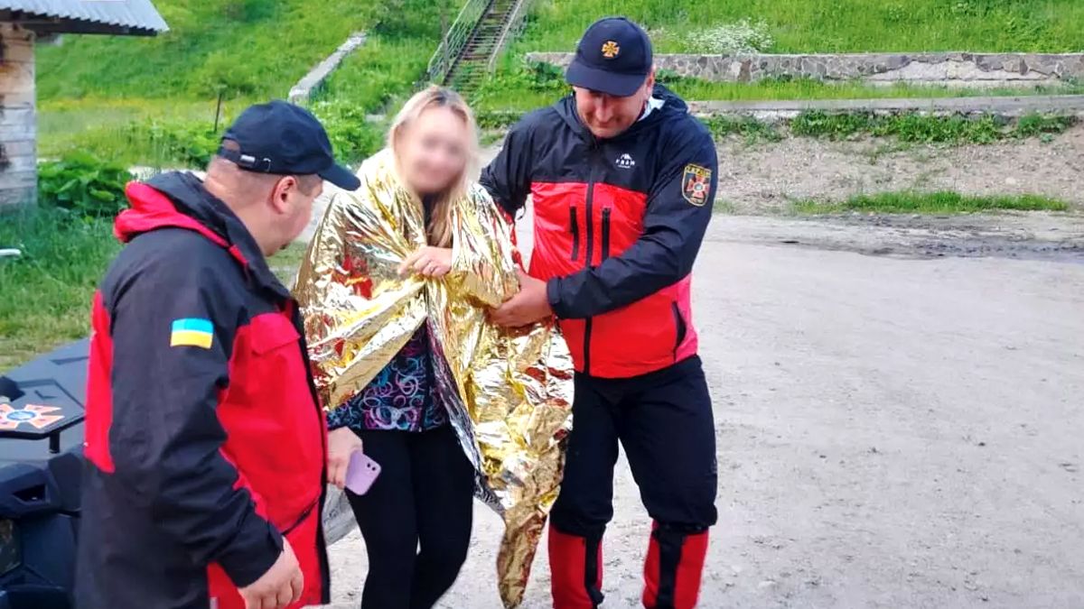 Внаслідок удару блискавки травмувалася туристка на Верховинщині