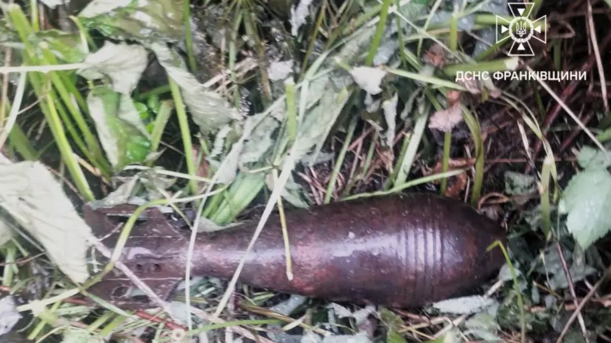 У Яремчі піротехніки знищили міну часів Другої світової війни 1