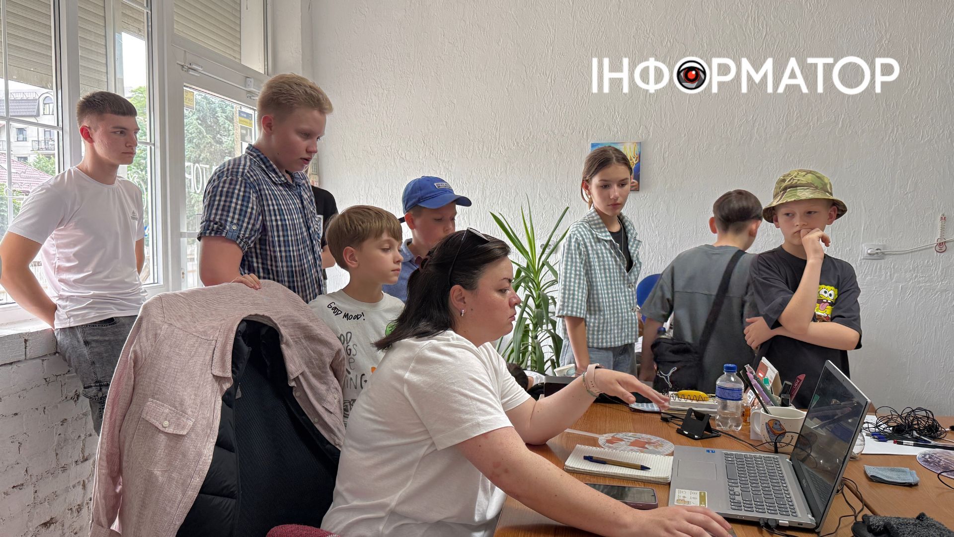Учні коломийської IT-школи навідались на екскурсію в редакцію Інформатора 4