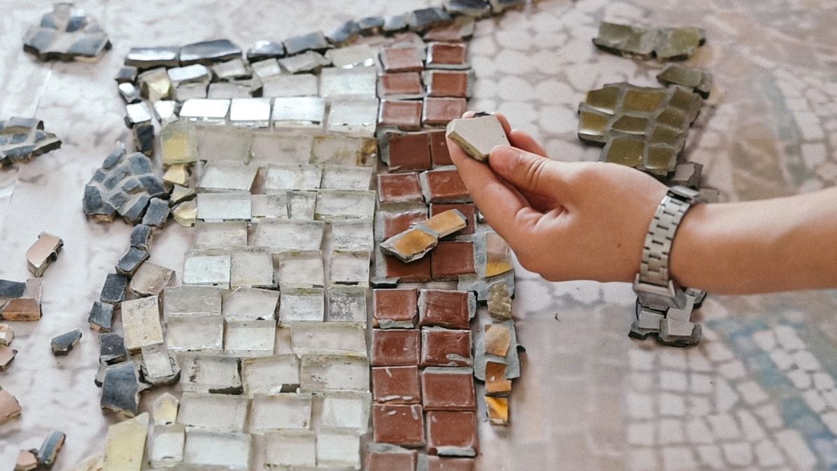 На Прикарпатті відновлюють унікальну мозаїку із зображенням Короля Данила 2