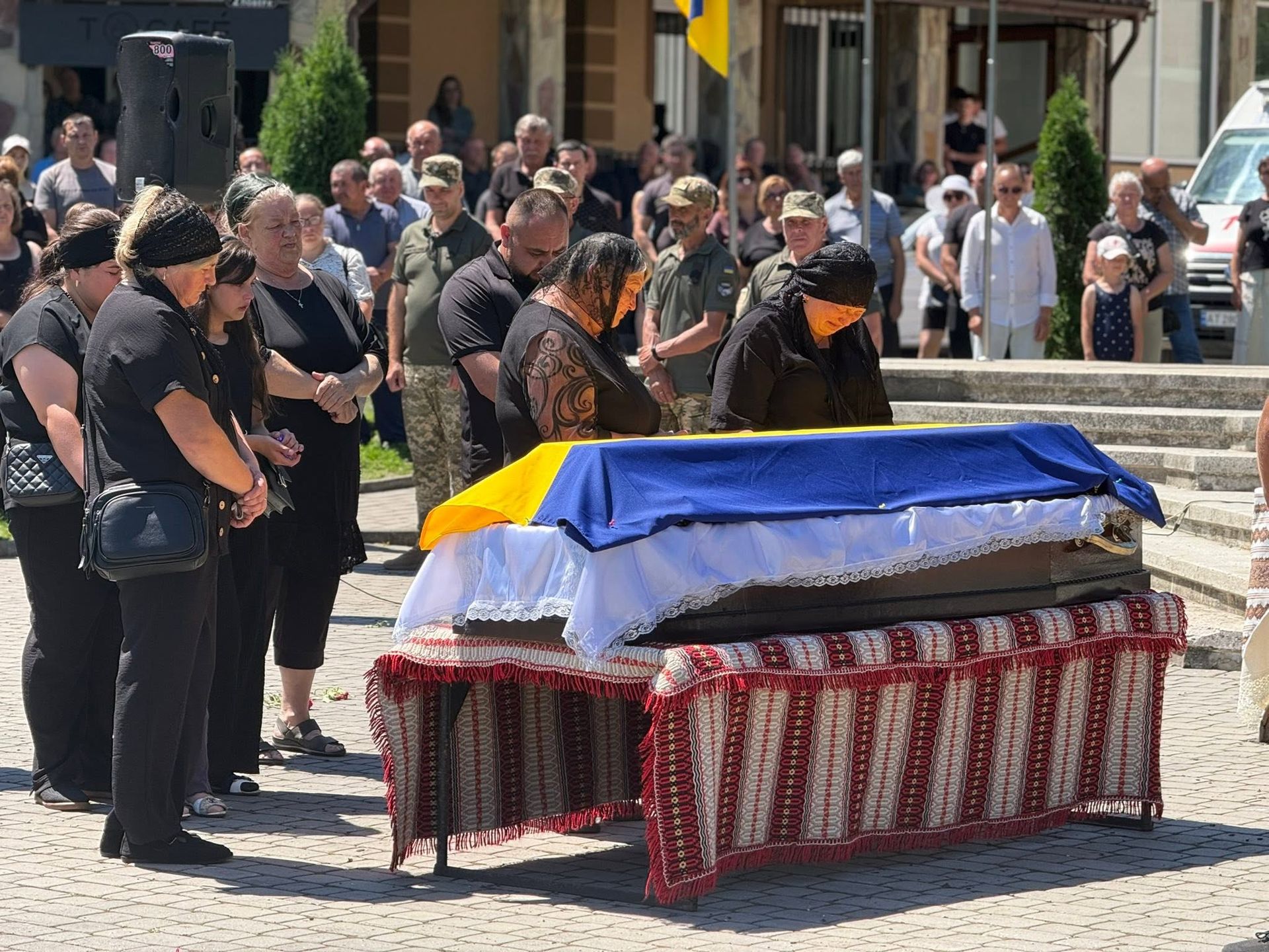 Отинійська громада "на щиті" зустріла Героя Петра Василашка 5