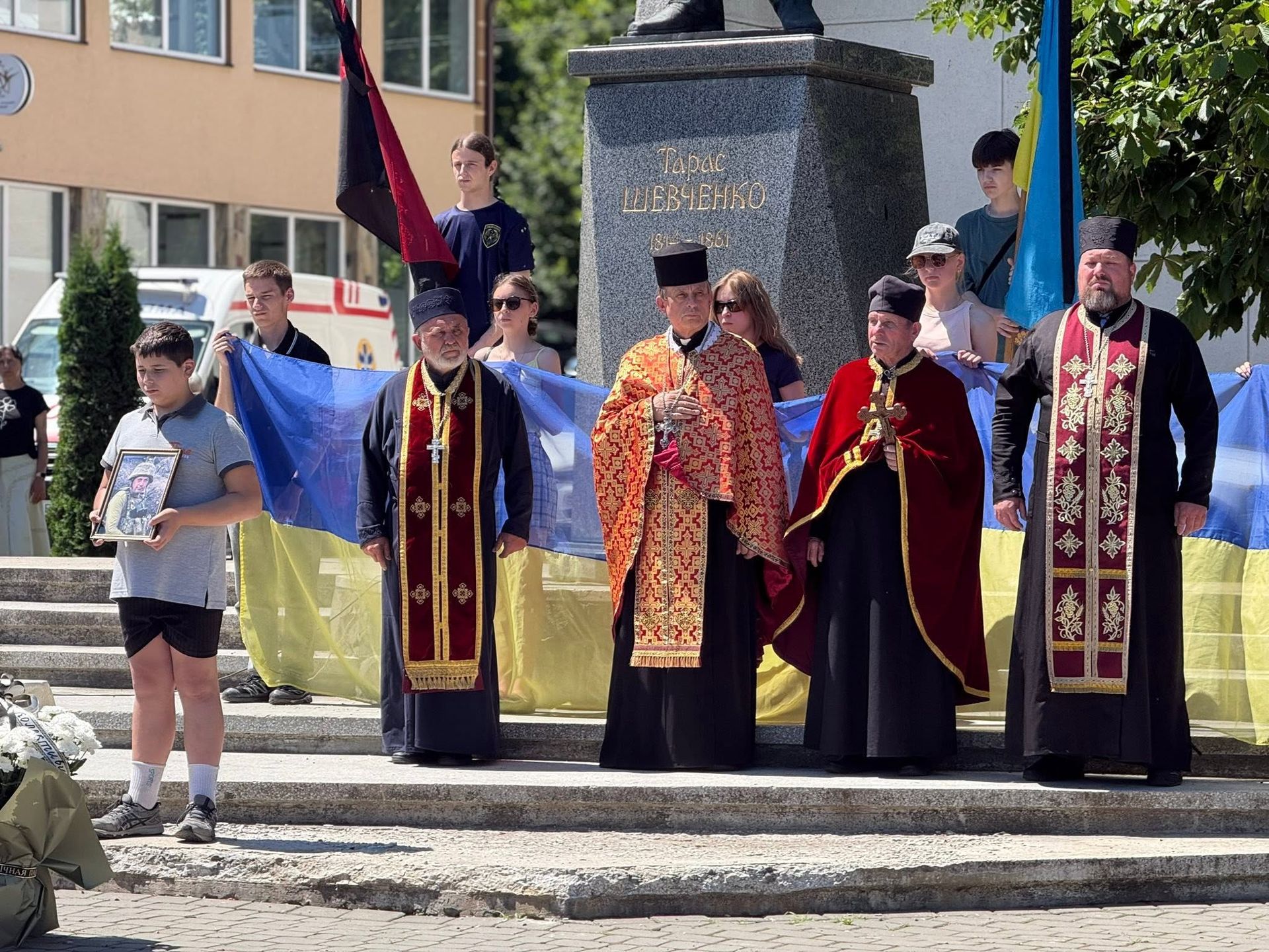 Отинійська громада "на щиті" зустріла Героя Петра Василашка 6
