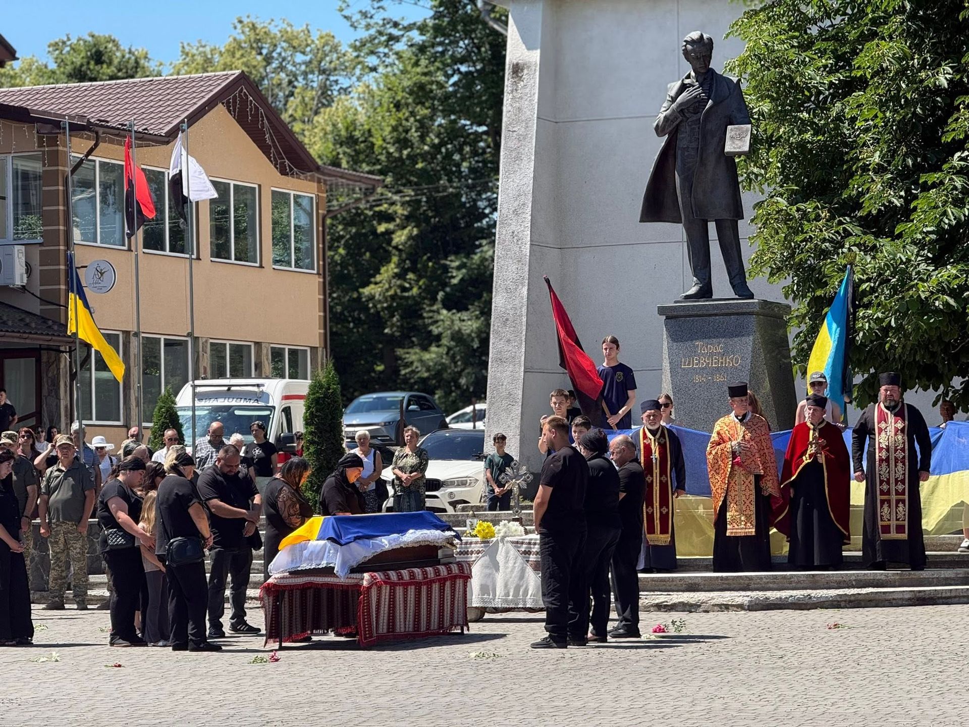 Отинійська громада "на щиті" зустріла Героя Петра Василашка 7