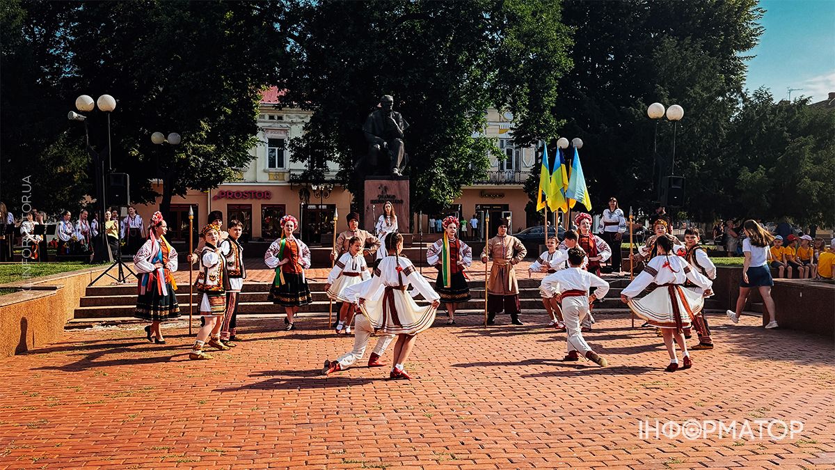 У Коломиї пройшли урочистості до тридцятої річниці Дня Конституції України 8
