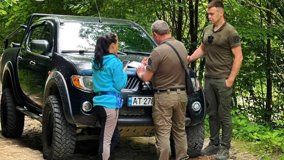 У червні екоінспектори Карпат зафіксували 4 випадки незаконного проїзду територіями ПЗФ