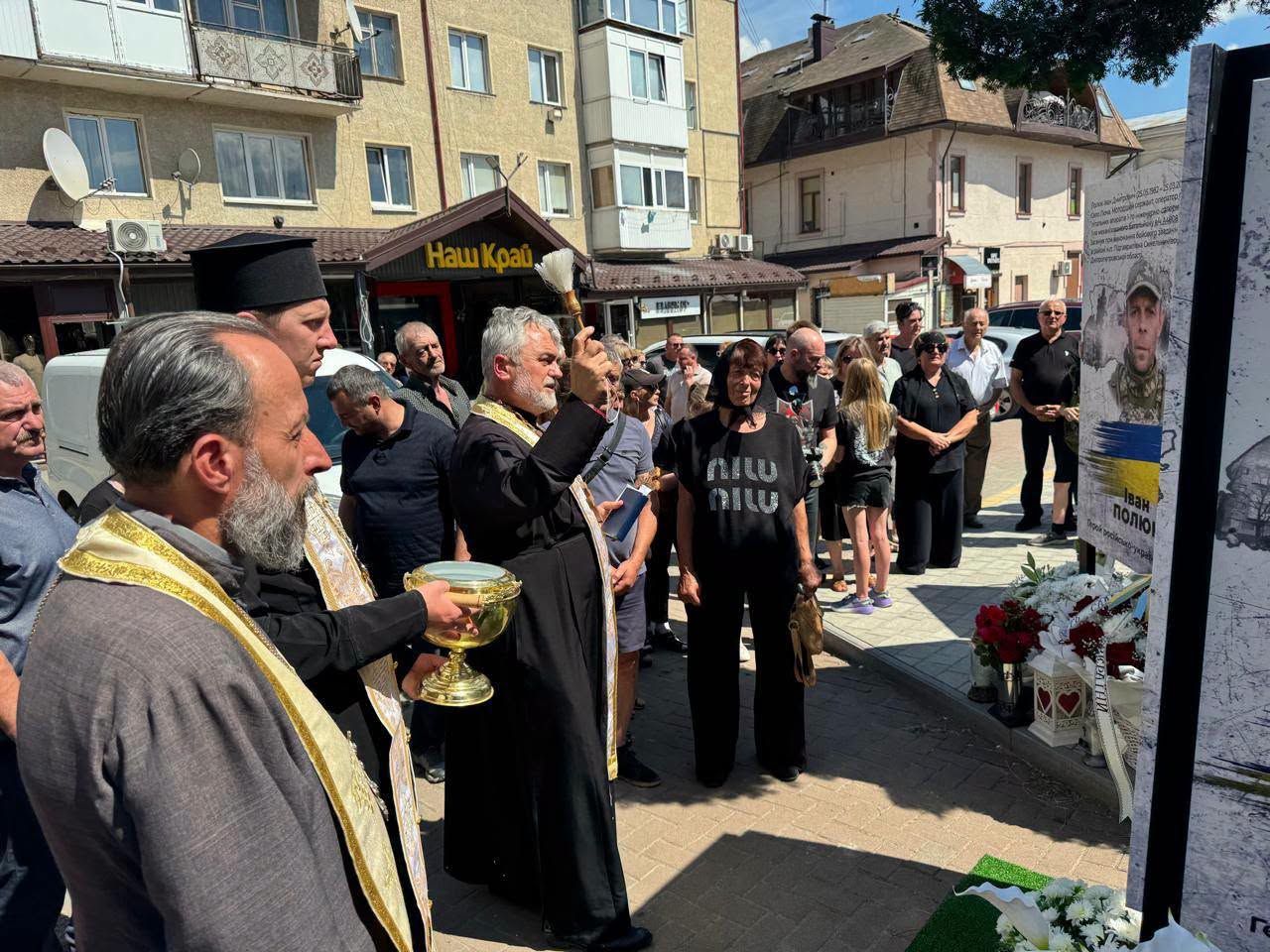 У Косові вшанували пам’ять полеглих захисників України 8