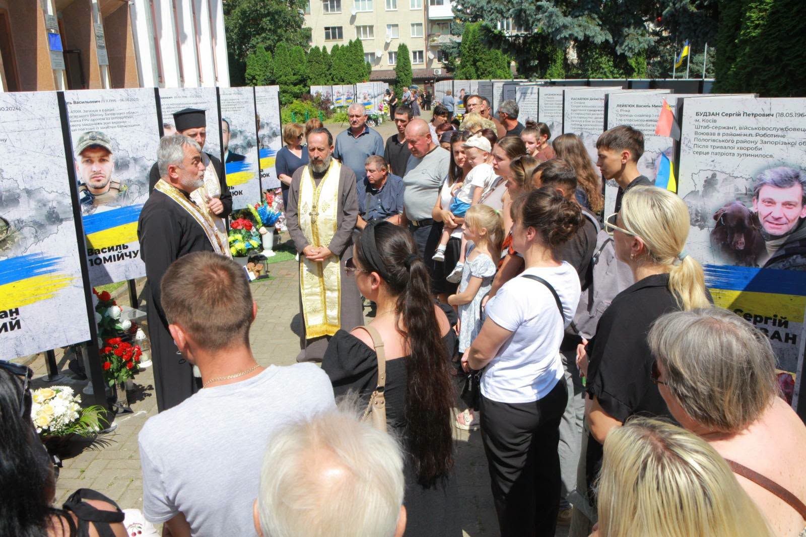 У Косові вшанували пам’ять полеглих захисників України 12